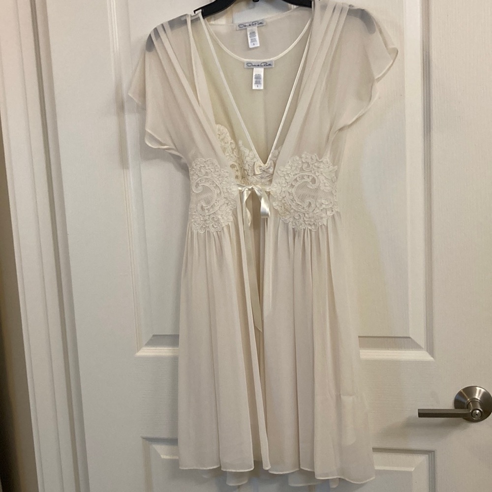 Oscar de La Renta special occasion set!